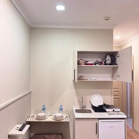Renova Old Aparthotel 3*